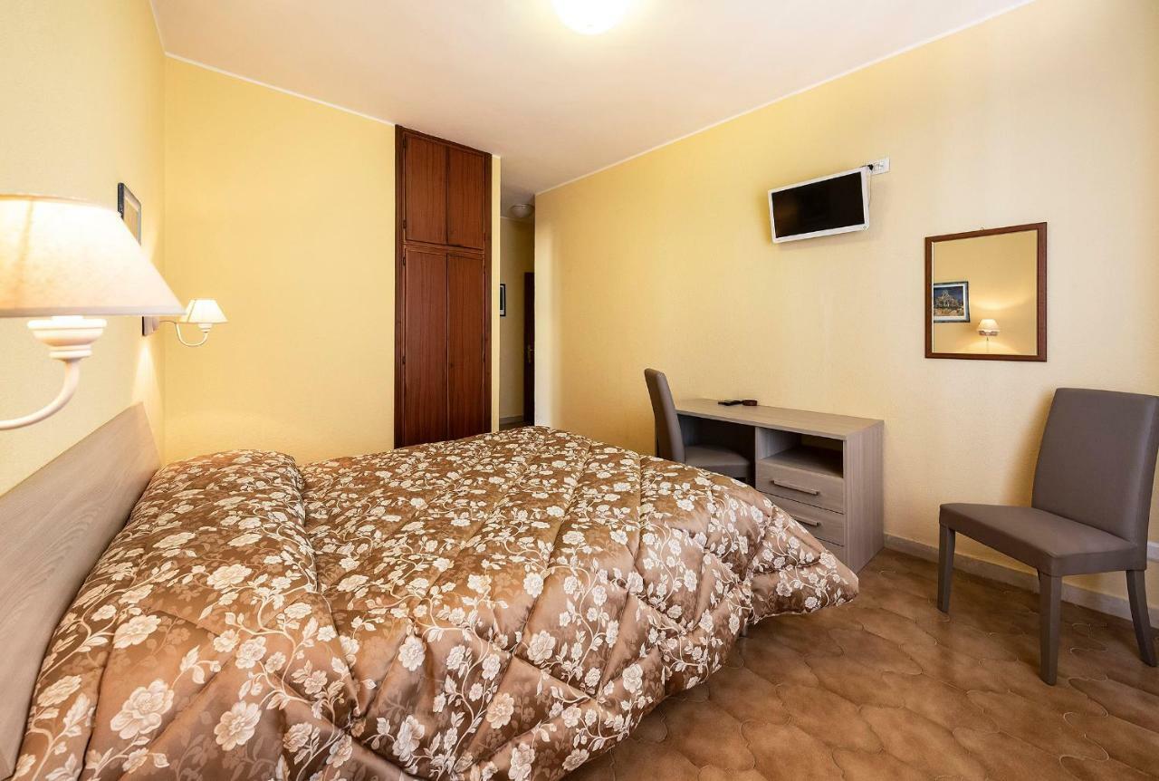 Hotel Aurelia Tarquinia Exterior photo